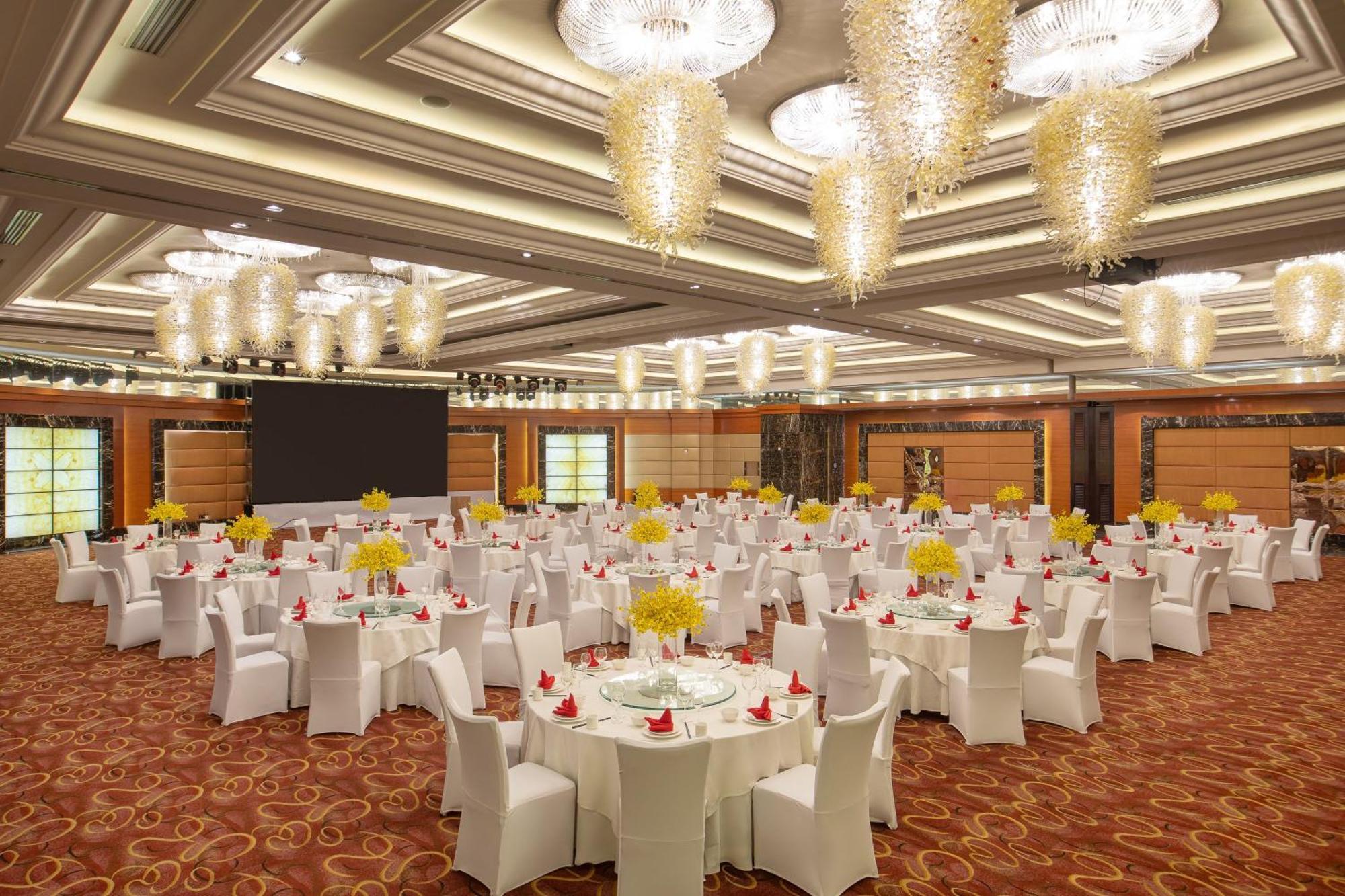 Crowne Plaza Tianjin Binhai Center By Ihg Exterior photo