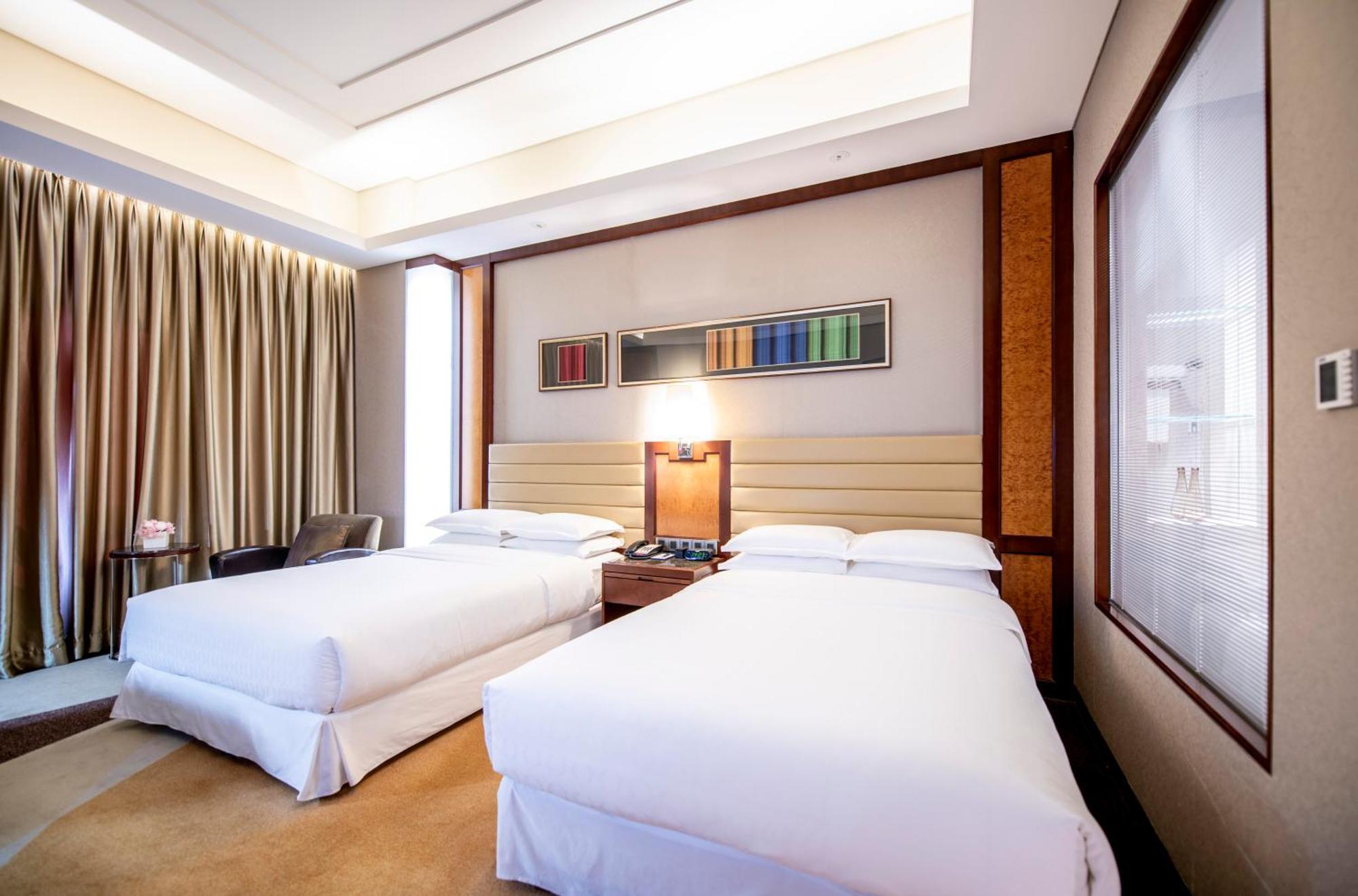 Crowne Plaza Tianjin Binhai Center By Ihg Exterior photo